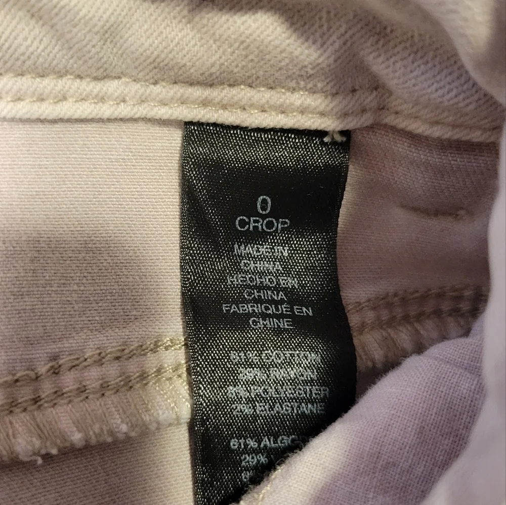 Chico's So Slimming Girlfriend Crop women's Cream colored jeans Size 0 crop